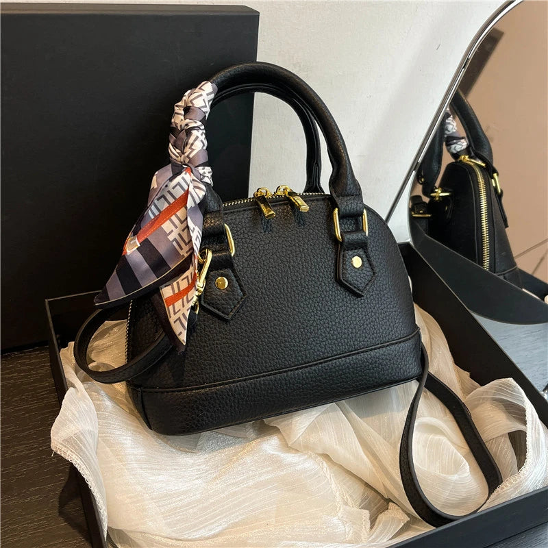 2025 High-End Handbag for Women - New Niche Versatile Hand-Held Shell Bag for Commuting with Fashionable Temperament