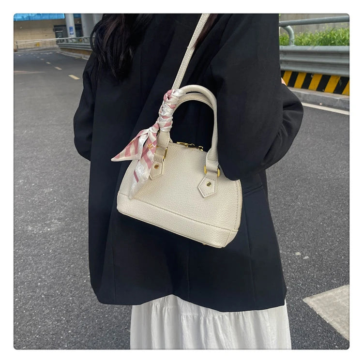 2025 High-End Handbag for Women - New Niche Versatile Hand-Held Shell Bag for Commuting with Fashionable Temperament