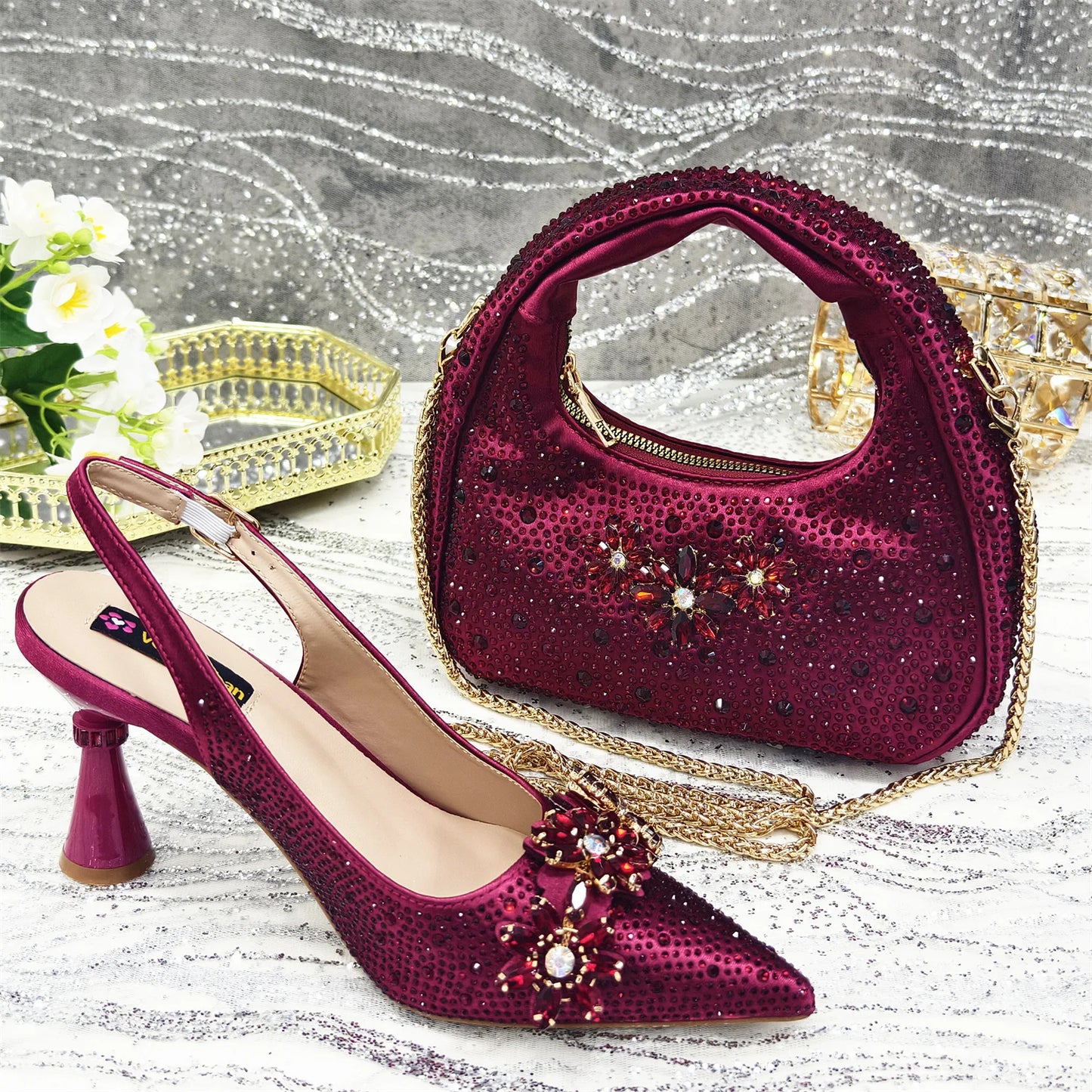 Italian Special Design Women's Pointy Toe High Heels & Exquisite Clutch Bag Set